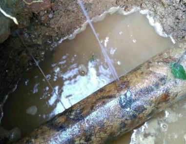 杨陵楼顶渗水维修公司分享下地暖漏水的原因及检测方法。